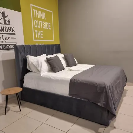 Tirana Central Apartment *